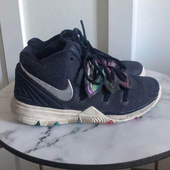 Toddler Kyrie sneakers - Picture 1 of 4